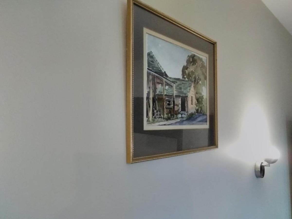 Roger Ground Guest House - With Onsite Car Parking วินเดอร์เมียร์ ภายนอก รูปภาพ
